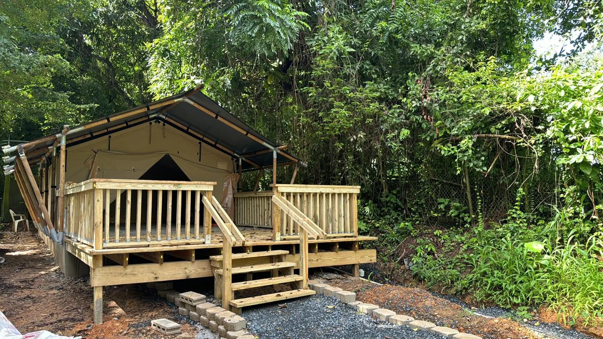 Luxury tent Jardin Al Bosque-Glamping Hotel San Juan Puerto Rico